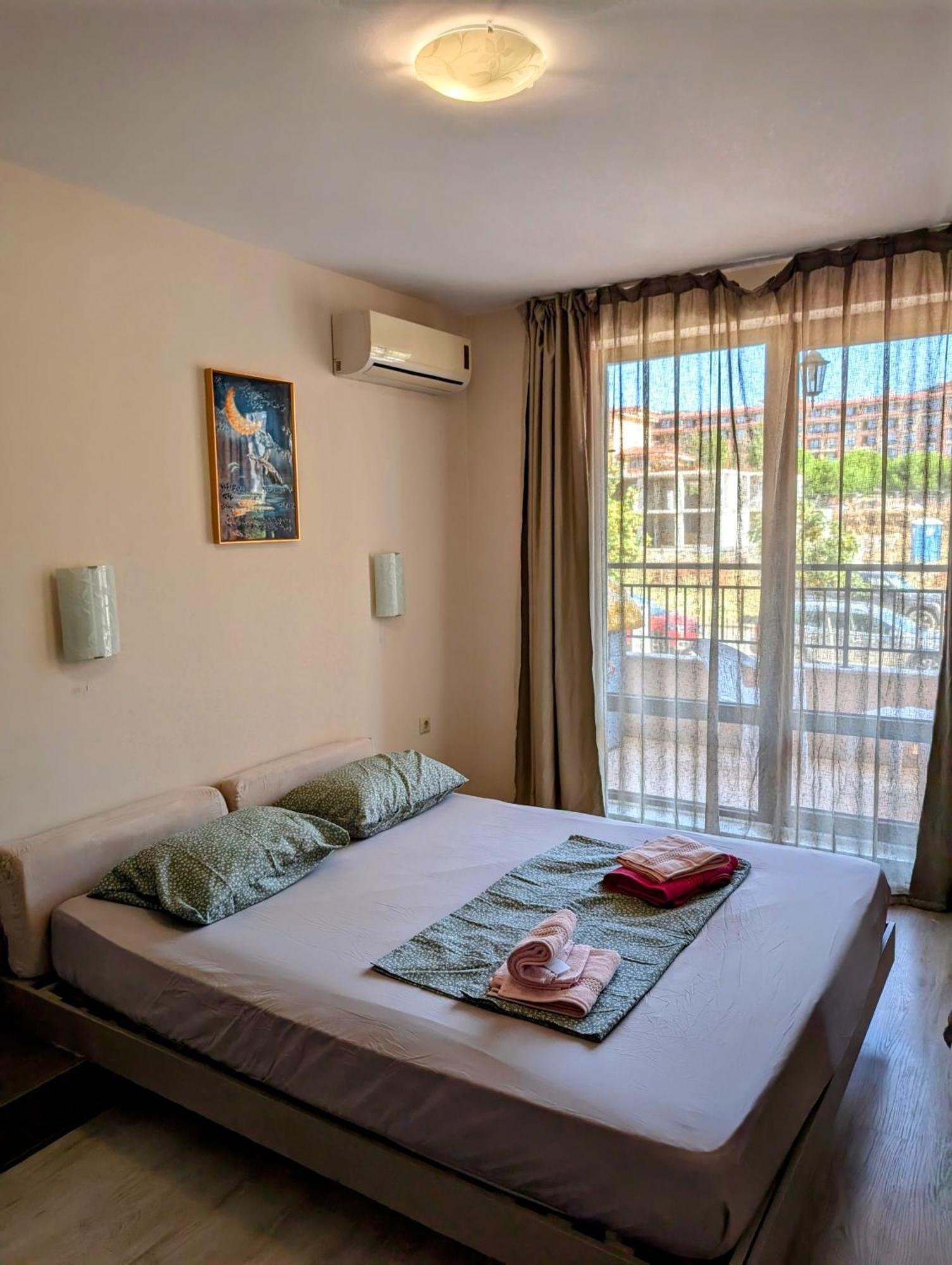Sunny Star Dreams Condo W Prime Location, Pool, Sea View Sveti Vlas Exteriör bild